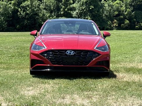 Used 2021 Hyundai Sonata Limited FWD image 2