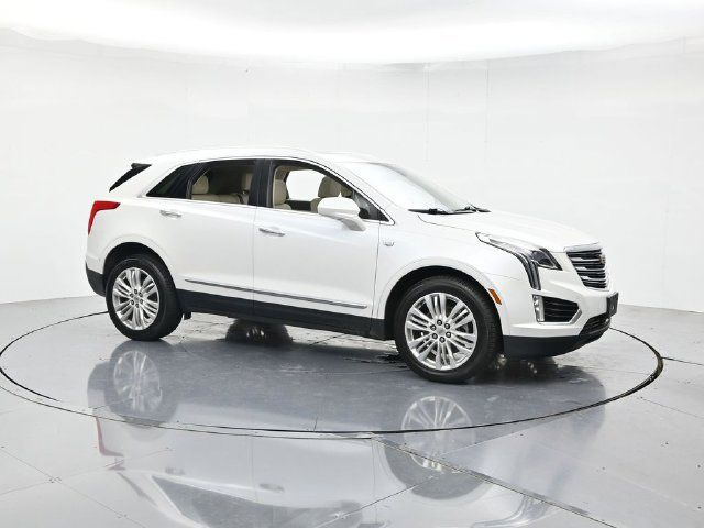 Used 2017 Cadillac XT5 Premium Luxury FWD image 3