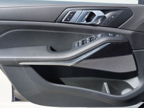 Used 2024 BMW X5 sDrive40i w/ M Sport Package image 22