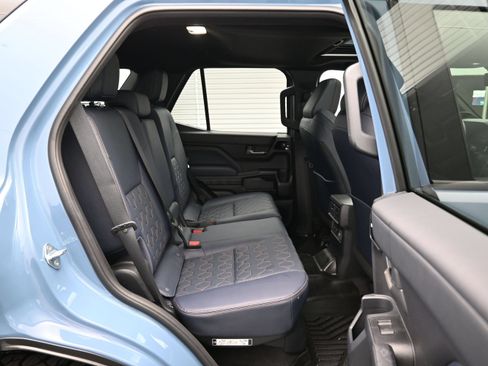 Used 2026 Toyota 4Runner Platinum AWD/4WD image 12