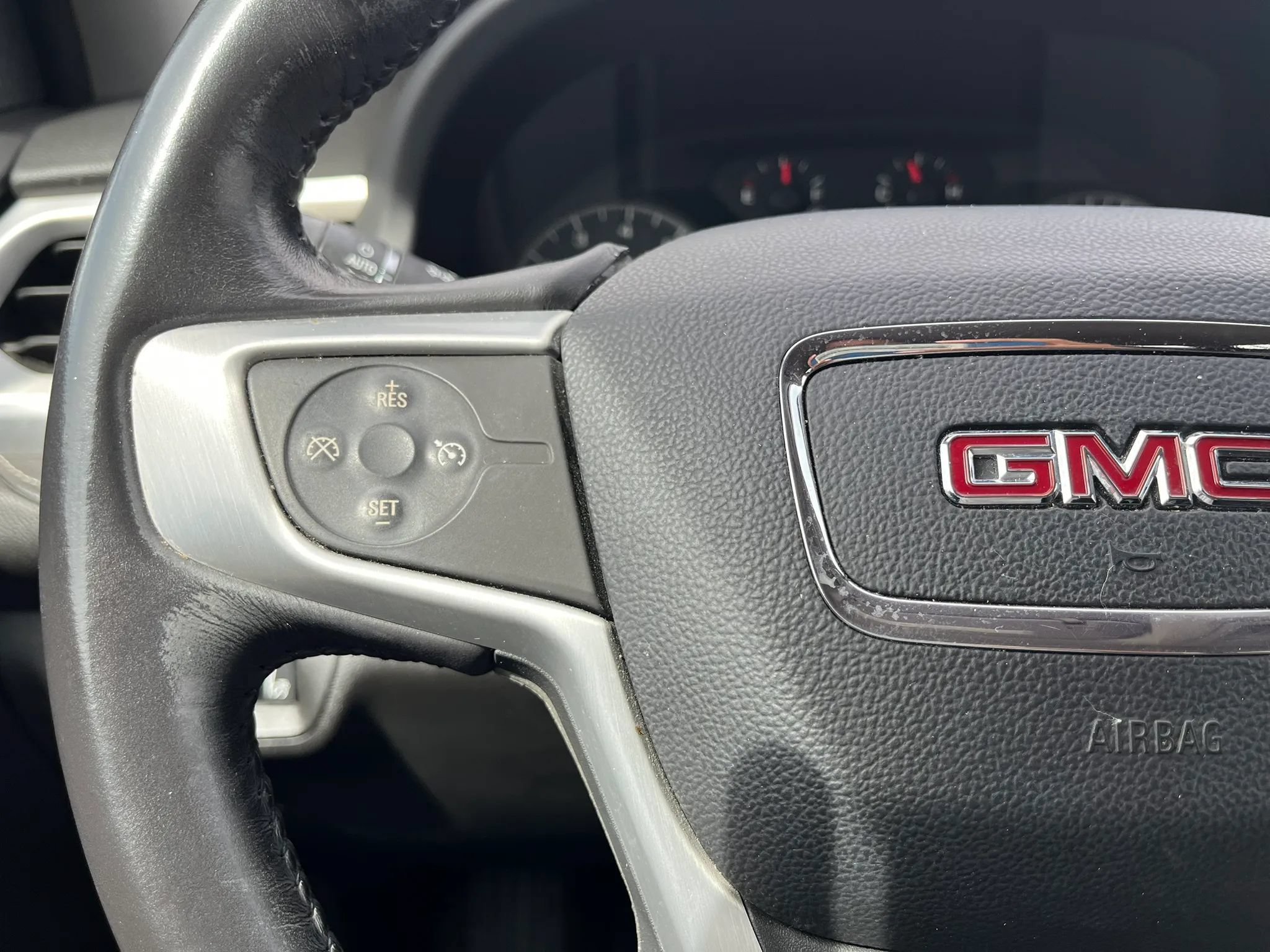 Used 2019 GMC Acadia SLE AWD/4WD image 50