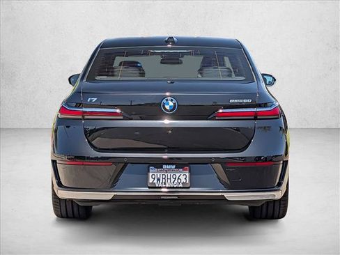 Used 2025 BMW i7 eDrive50 w/ Premium Package RWD image 7