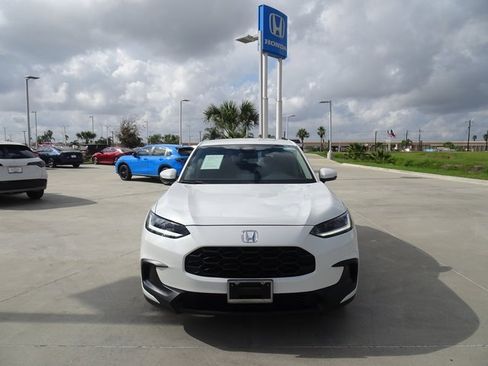 Used 2023 Honda HR-V LX image 2