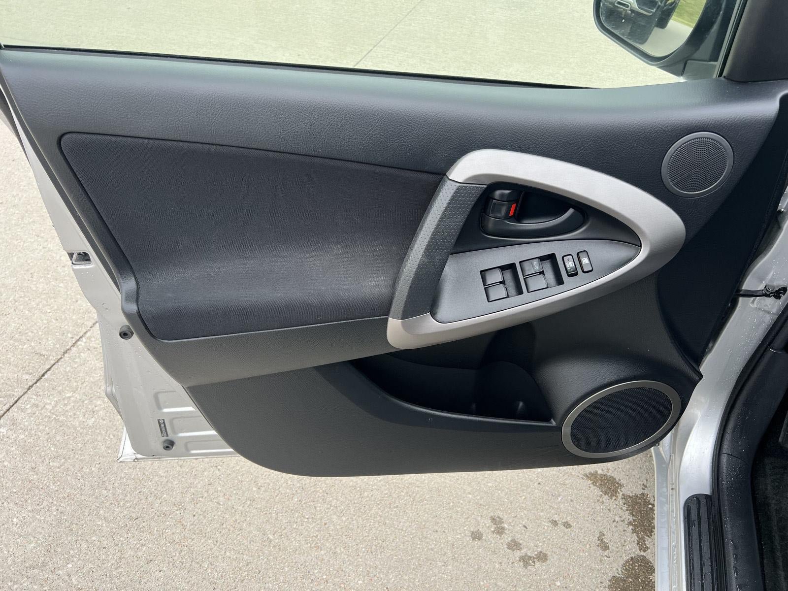 Used 2007 Toyota RAV4 Sport AWD/4WD image 15
