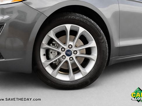 Used 2020 Ford Fusion SE FWD image 3