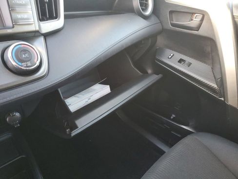 Used 2015 Toyota RAV4 LE image 19