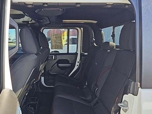 Used 2022 Jeep Gladiator Rubicon w/ Cold Weather Group image 6