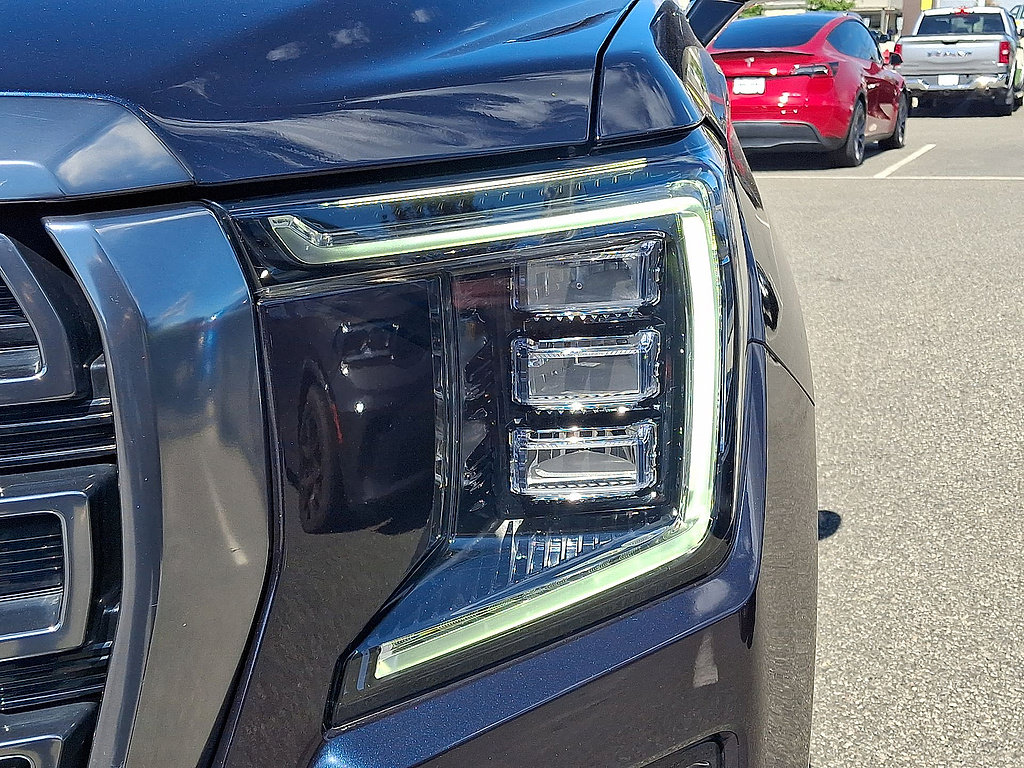 Used 2023 GMC Yukon XL AT4 AWD/4WD image 34
