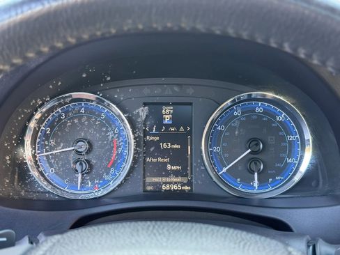 Used 2018 Toyota Corolla XSE image 17