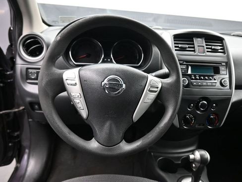 Used 2015 Nissan Versa SV image 13