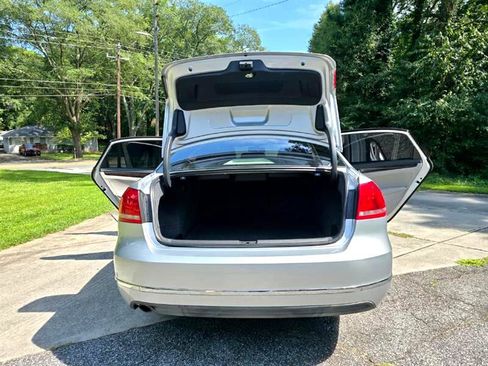 Used 2014 Volkswagen Passat TDI SEL Premium image 32