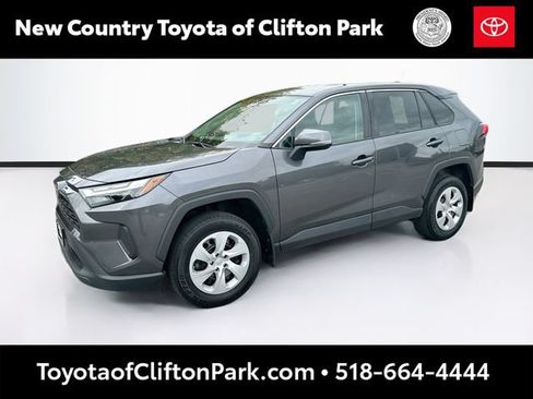 Used 2023 Toyota RAV4 LE AWD/4WD image 3