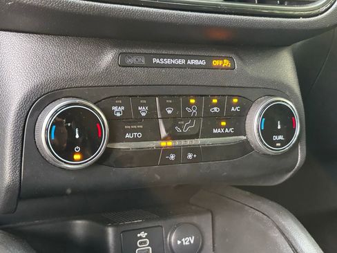 Used 2025 Ford Escape ST-Line AWD/4WD image 9
