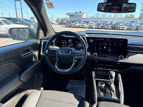 Used 2024 GMC Canyon Elevation w/ Elevation Premium Package AWD/4WD image 12