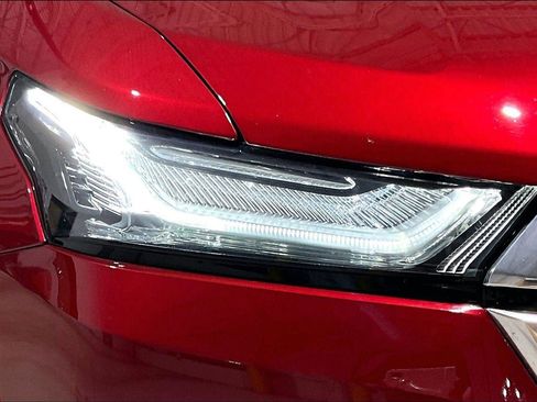 Used 2022 Chevrolet Traverse Premier w/ LPO, Floor Liner Package image 31