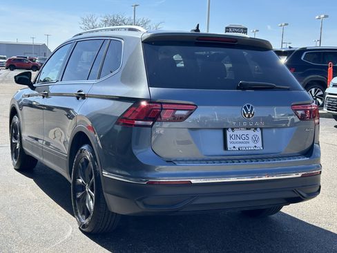 Certified 2024 Volkswagen Tiguan SE image 5