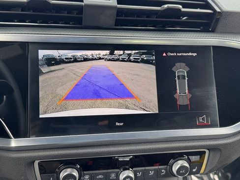 Used 2024 Audi Q3 2.0T Premium image 27