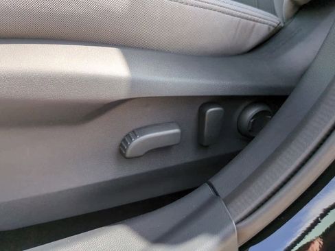 Used 2025 Subaru Legacy Premium image 16