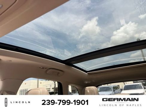 Used 2023 Lincoln Corsair Reserve w/ Equipment Group 201A FWD image 14