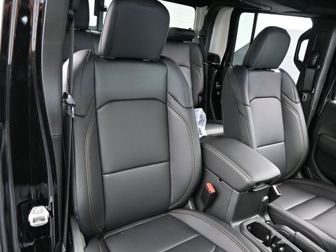 Used 2024 Jeep Gladiator Sport w/ Premium Package image 41