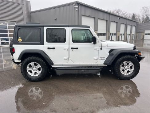 Used 2019 Jeep Wrangler Unlimited Sport S image 4