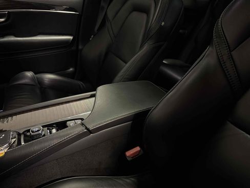 Used 2018 Volvo XC90 T6 Momentum w/ Convenience Package image 35