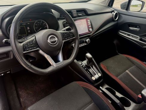 Used 2024 Nissan Versa SR FWD image 4