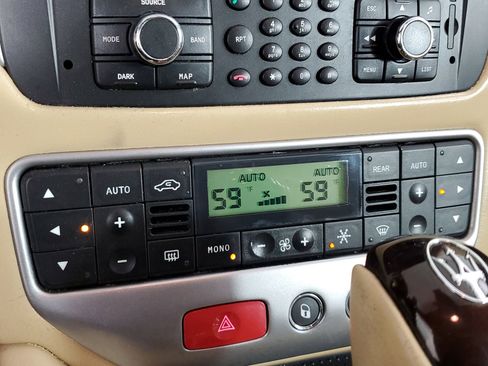 Used 2013 Maserati GranTurismo Sport image 41