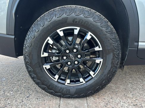 Used 2024 Chevrolet Traverse Z71 w/ LPO, Floor Liner Package image 43