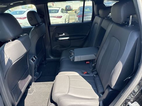 Certified 2025 Mercedes-Benz GLB 250 4MATIC image 18