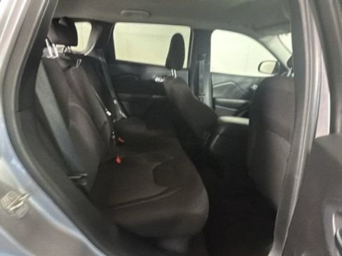 Used 2020 Jeep Cherokee Latitude FWD image 27