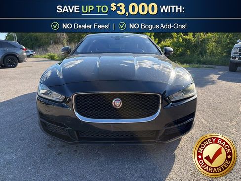 Used 2017 Jaguar XE Prestige RWD image 2