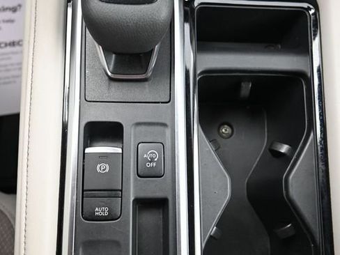 Used 2023 Nissan Pathfinder SL FWD image 17