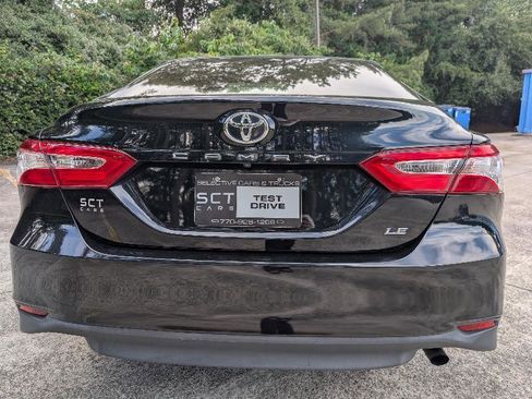 Used 2018 Toyota Camry LE FWD image 7