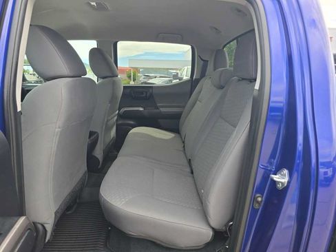 Used 2022 Toyota Tacoma SR5 AWD/4WD image 16