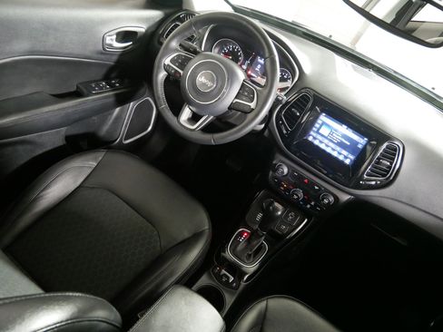 Used 2019 Jeep Compass Latitude AWD/4WD image 9