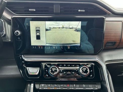 Used 2024 GMC Sierra 3500 Denali Ultimate AWD/4WD image 21