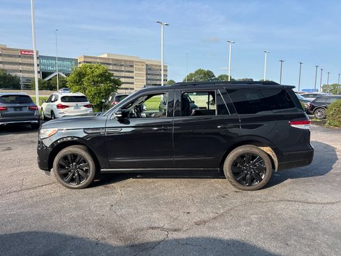 Certified 2023 Lincoln Navigator Reserve AWD/4WD image 4
