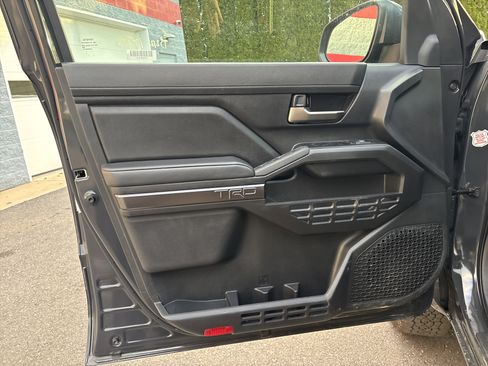 Certified 2025 Toyota Tacoma TRD Off-Road AWD/4WD image 15