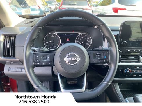 Used 2022 Nissan Pathfinder SL w/ SL Black Package image 21