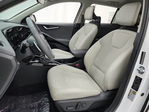 Used 2023 Kia Niro EX Touring FWD image 13