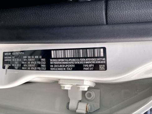 Used 2018 Jeep Renegade Trailhawk AWD/4WD image 31