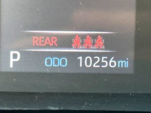 Used 2021 Toyota RAV4 XLE w/ Convenience Package FWD image 13