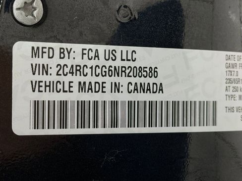 Used 2022 Chrysler Voyager LX FWD image 20