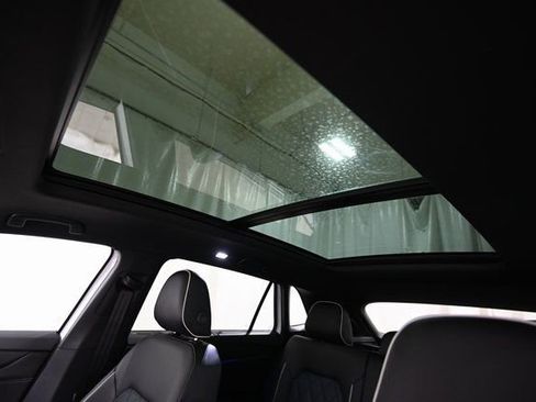 New 2026 Volkswagen Atlas Cross Sport SEL Premium R-Line image 25