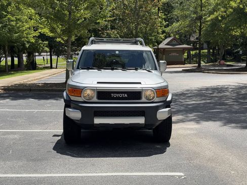 Used 2007 Toyota FJ Cruiser 4WD image 2