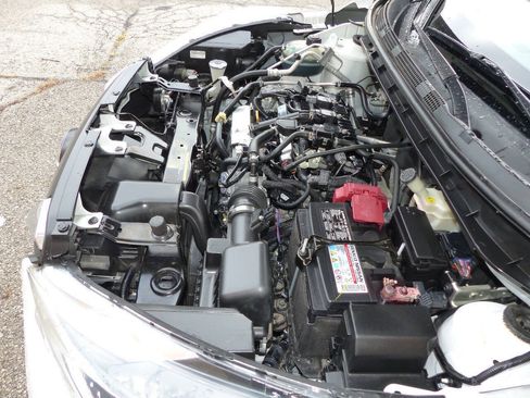 Used 2020 Nissan Kicks S FWD image 19