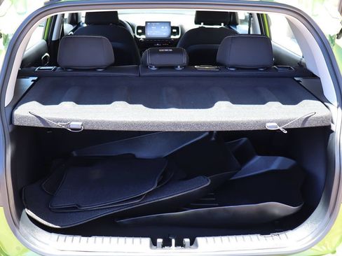 Used 2021 Hyundai Venue SEL FWD image 23