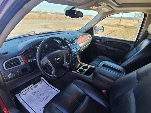 Used 2013 Chevrolet Suburban LT w/ Luxury Package image 3
