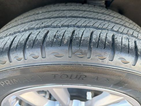 Used 2022 GMC Terrain SLT w/ LPO, Floor Liner Package image 15